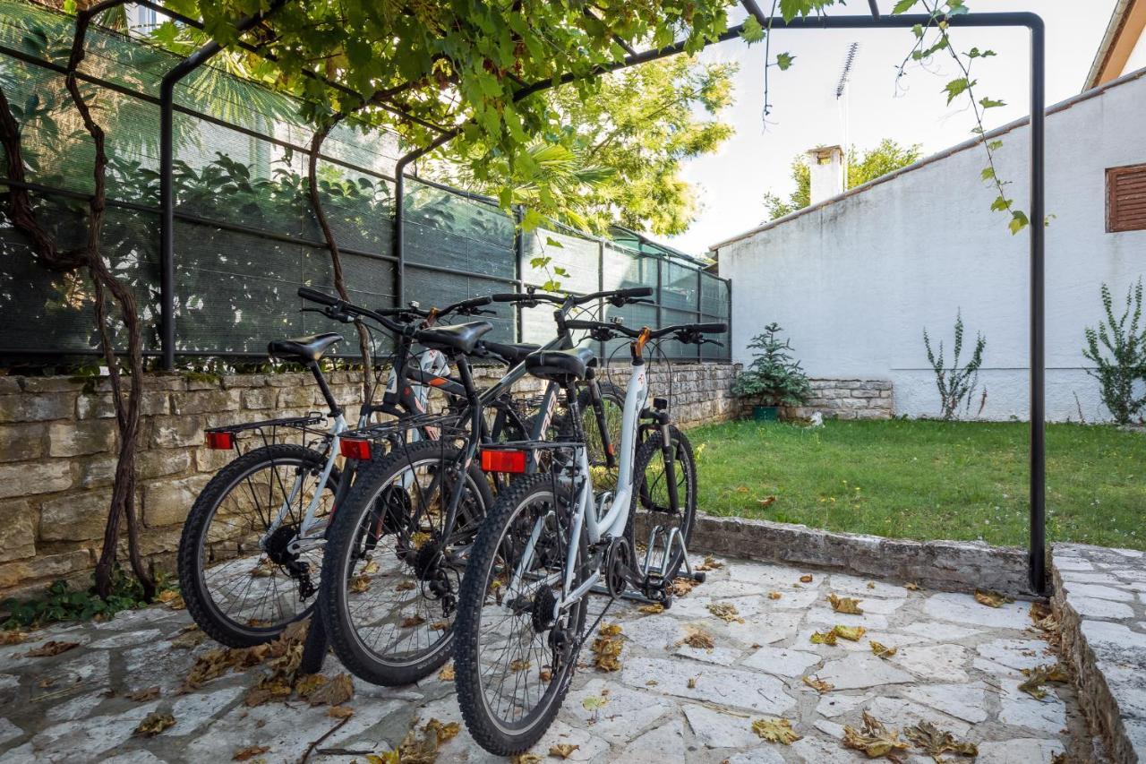 Charming Funtana Apartments + Free Bikes Eksteriør billede
