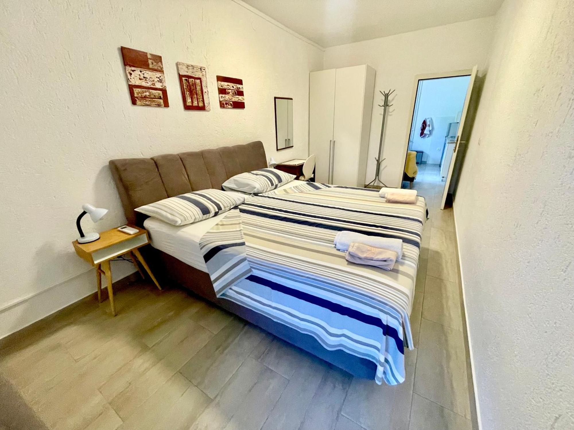 Charming Funtana Apartments + Free Bikes Eksteriør billede
